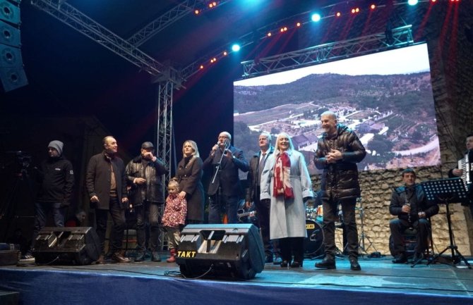 Veliko interesovanje za Pazar kod Sahat kule: Koncertom starogradske muzike oživio duh stare Podgorice