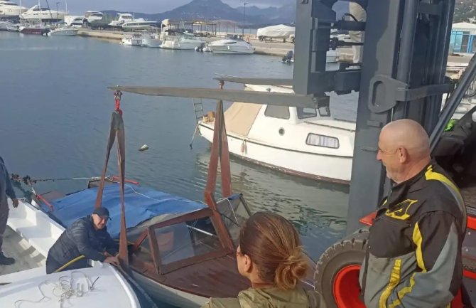 Radnici Marine Bar spasili plovilo od utapanja