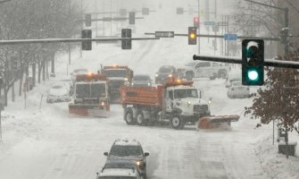 Američki meteorolozi upozoravaju: Stiglo zimsko vrijeme opasno po život, hiljade ljudi bez struje, temperature idu i do -45