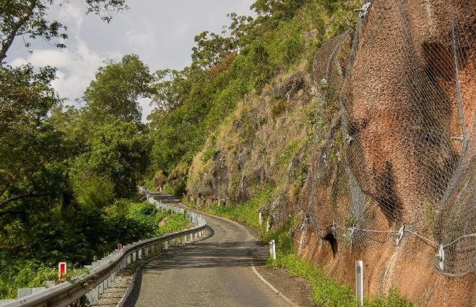 U klizištu u Kolumbiji poginulo najmanje 18 osoba