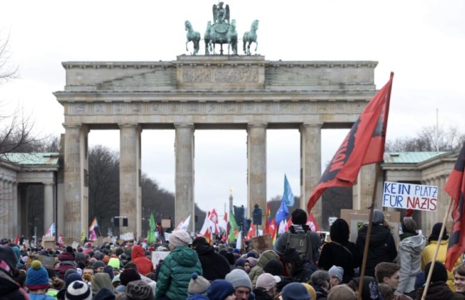 Šolc i Berbok na demonstracijama protiv krajnje desnice