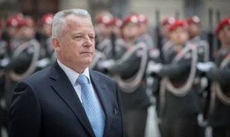 Perović Kneževiću: Da li će ambasador, ako ga vi predložite, odmah poći u Moskvu da se izvinjava što smo Rusiji uveli sankcije?