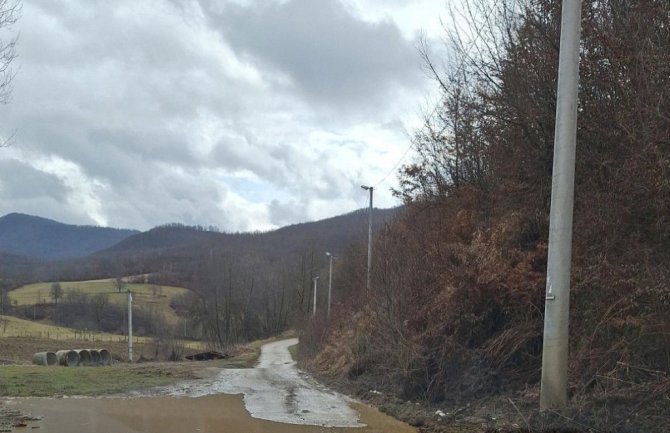 Put u bjelopoljskom selu Ivanje urađen prije 40 godina i nikada nije rekonstruisan