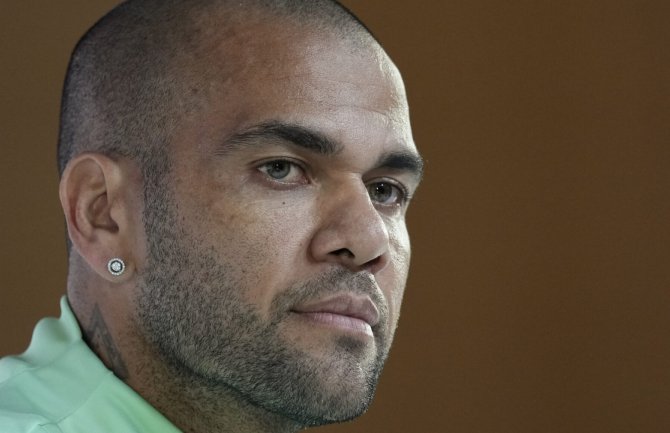 Zbog silovanja: Dani Alves osuđen na četiri i po godine zatvora