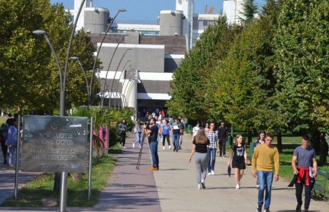 Studenti negoduju, nema kredita i stipendija