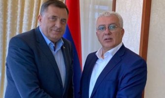 Dodik sjutra sa Mandićem