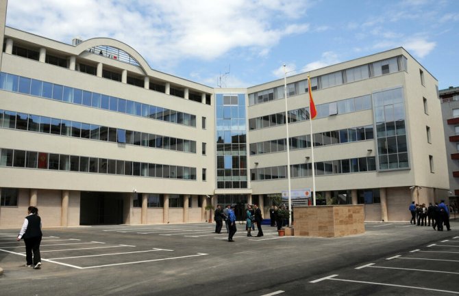 Pritvoreniku koji je pokušao da ubije policajca prijeti kazna od najmanje deset godina