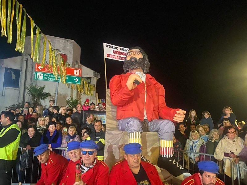 170942119398e7e222068047de80fdc10da61d34ce