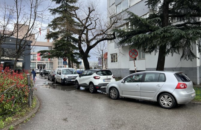  Mjesečna karta nije garancija za parking mjesto za stanare zgrada iz Ulice 13. jula