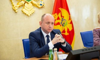 Knežević: Veću kaznu od Mugošine, dobija neko kad u Višem sudu ukrade rolnu toalet papira