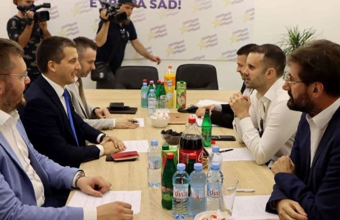 Demokratama se još ne izlazi iz Vlade, DPS traži nove izbore