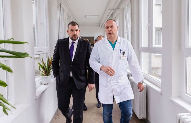 Krapović obećao poboljšanje uslova rada u Vojno-medicinskom centru