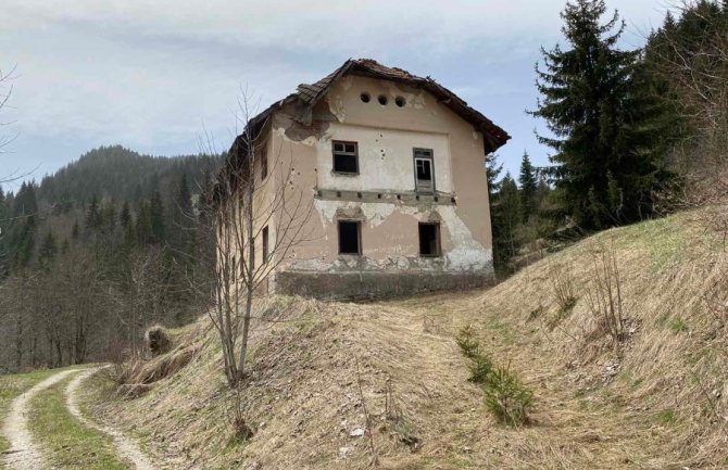 Dom na Čakoru ruina, Veličani ogorčeni: Ovo je sramota za opštinu