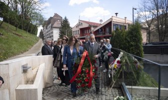 Vućić Popović prisustvovala polaganju vijenca na spomenik stradalim bugarskim učenicima u Bijelom Polju