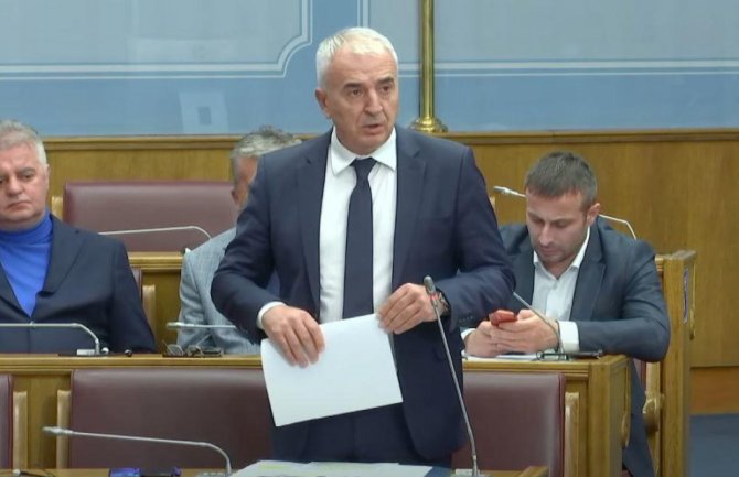 Đurović: Za rekonstrukciju Vlade ne treba čekati jesen