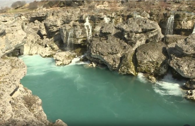 Albanija da informiše Crnu Goru o svakoj cijevi u Cijevni