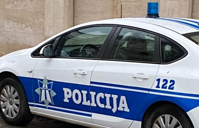 Motociklista povrijeđen u udesu u Bijeloj