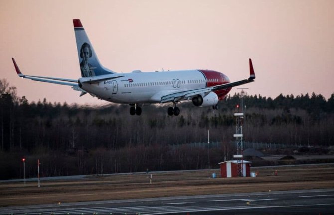 Drama na letu za Split: Muškarac pokušao da uđe u pilotsku kabinu