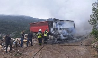 Na Brajićima se zapalio kamion budvanskog Komunalnog preduzeća, nema povrijeđenih