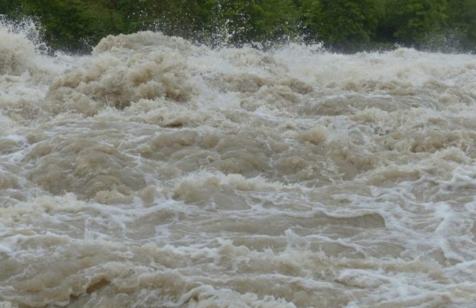 Poplave paralisale i dio Slovenije: Stanovnici evakuisani zbog klizišta, kuće poplavljene