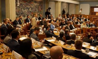 Poslanici o IBAR zakonima; Opozicija: Mijenjanje predlagača klasično nepoštovanje