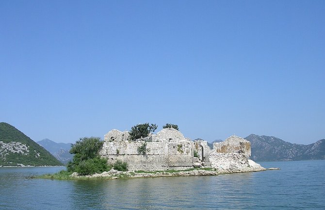 Posjetioci pored karte za NP plaćaju i obilazak manastira Kom, novac namijenjen rekonstrukciji krova