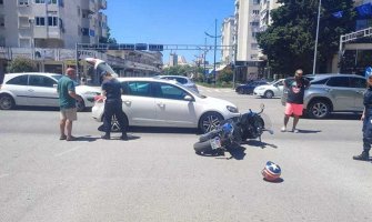 Bar: Sudar auta i motora u centru grada