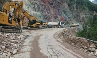 Radovi u mjestu „Sokolovina“ na magistralnom putu Mojkovac-Đurđevića Tara se izvode planiranom dinamikom