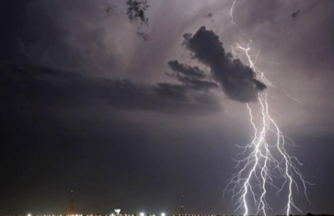 Nevrijeme u Srbiji: Jedna osoba stradala kod sela Bresnice, druga povrijeđena