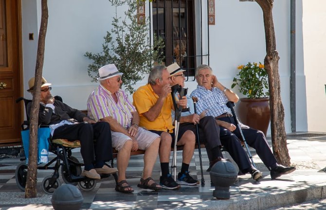 Zašto će Španci biti najdugovječnija nacija na svijetu uprkos tome što mnogo piju alkohol i puše