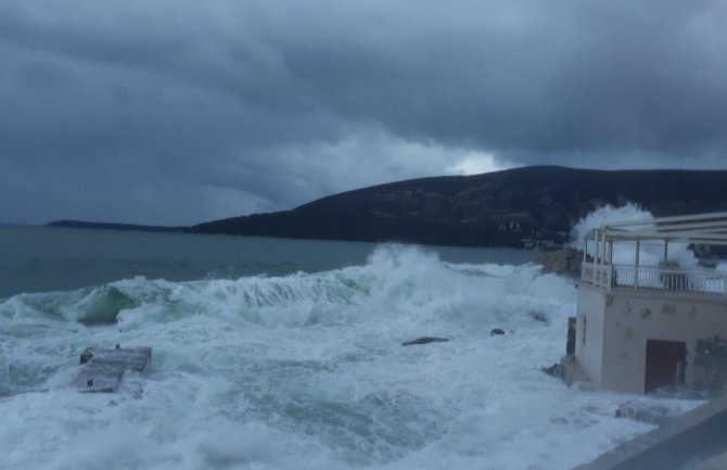  Povremeno kiša, do 30 stepeni