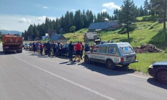 Žabljak: Zbog protesta građana odgođeno uklanjanje štalskog naselja