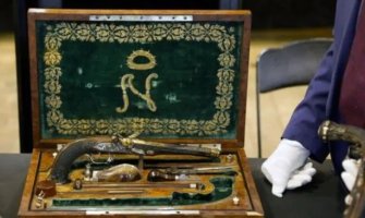 Francuzi ne žele da pištolji Napoleona napuste državu: “To je nacionalno blago”