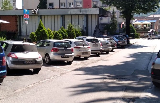 Zečević: Do kraja sljedeće nedjelje centar Podgorice dobija još jednu rekonstruisanu ulicu i 90 parking mjesta