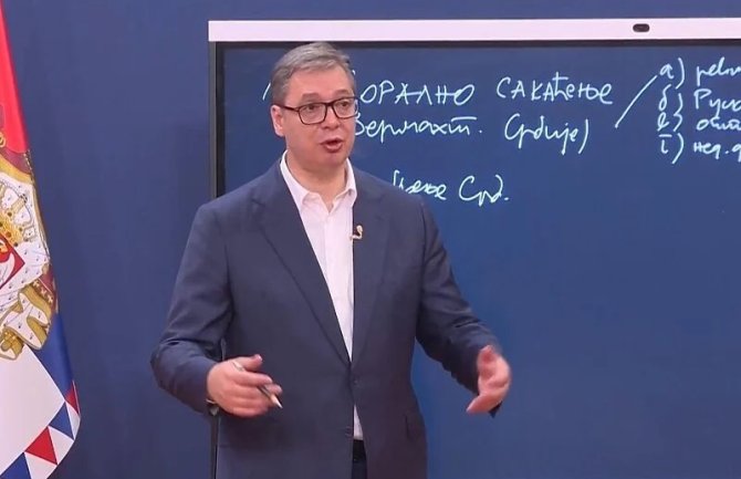 Nije šala: Vučić stao pred tablu pa u pet tačaka iznio 