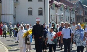 Majke Srebrenice i preživjele žrtve genocida obišli mjesta masovnih stratišta