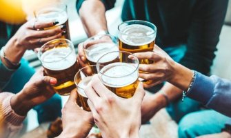 Super trik: Evo kako da ohladite pivo ili vino za pet minuta