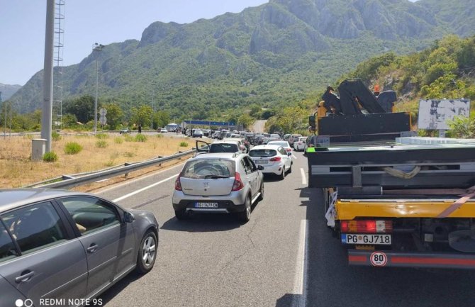 AMSCG: Tokom dana pojačan intenzitet saobraćaja