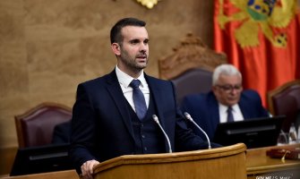 Danas premijerski sat: Spajić odgovara na pitanja poslanika