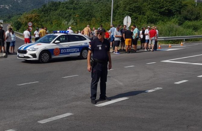  Mještani Crmnice ispred tunela: Saobraćaj kroz Sozinu blokiran na tri sata