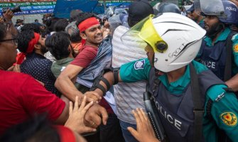 Brutalnost policije na demonstracijama šokirala građane