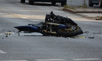 Motociklista povrijeđen u nezgodi u Sutomoru