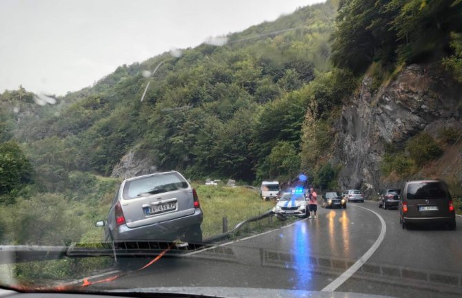 Vozilo skliznulo sa kolovoza na putu Kolašin-Mojkovac