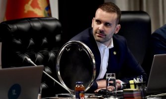 Kabinet premijera: Spajić se ne miješa u rad sudova, niti nameće odluke kao Milović