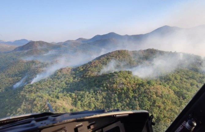 Vazduhoplovci VCG gase požar kod crkve Svetog Stefana Dečanskog