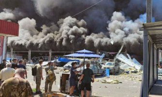 U raketnom napadu Rusije na supermarket, najmanje 12 poginulih, 44 ranjenih