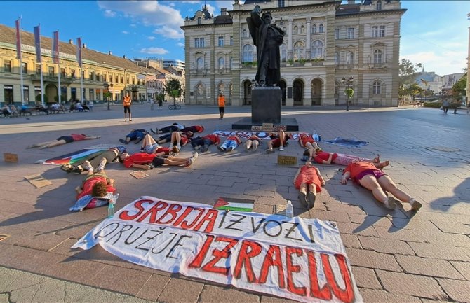 Novi Sad: Protestni performans u znak solidarnosti s Palestinom