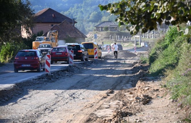 U bjelopoljskom naselju Zatonu krenula izgradnja trotoara i javne rasvjete