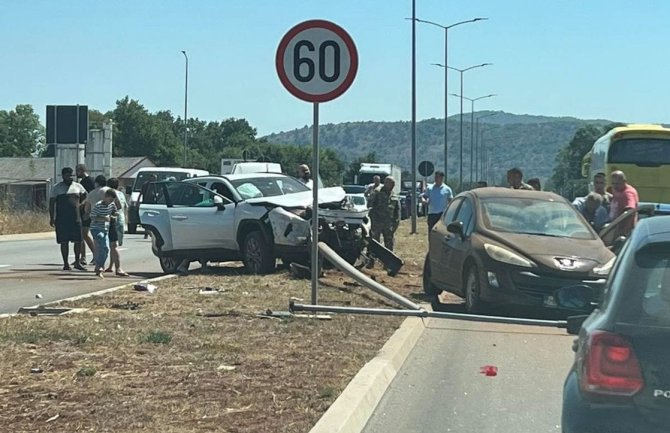 Sudar dva automobila na putu Podgorica – Danilovgrad