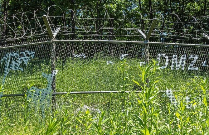 Sjevernokorejski vojnik prebjegao preko minirane granice u Južnu Koreju